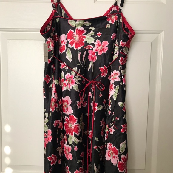 2 chemise Adonna and apt.9 chemise. Sold together - Picture 1 of 11